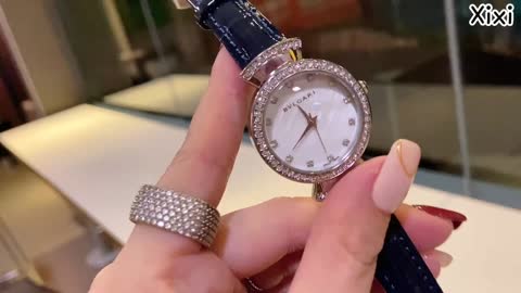 Is the watch worth three hundred dollars? Everybody help me to have a look!