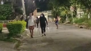Video: Armados con palos vecinos de este barrio de Bucaramanga se defiende de los ladrones
