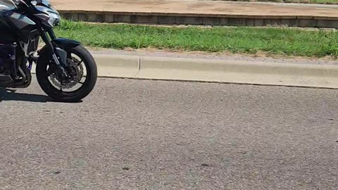 Street bike wheelie