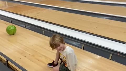 Baby Bowler Slips with Ball