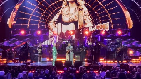 P!nk - Brandi Carlile - Dolly Parton Tribute - Coat of Many Colors - Rock n' Roll Hall of Fame 2022
