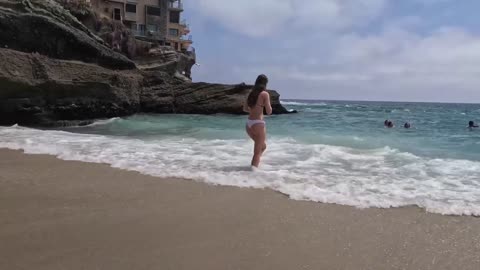 California Beach Walk girls in bikini