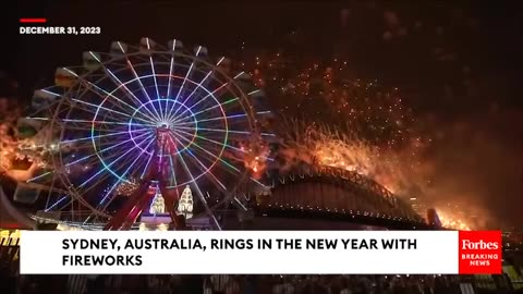 DAZZLING- Sydney, Australia, Celebrates The New Year With Amazing Fireworks