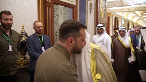 Zelensky meets with arab leaders at summit in Jeddah