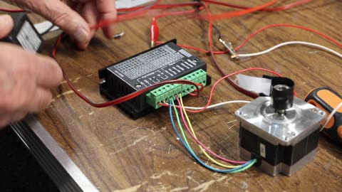 How to run a stepper motor with a driver.