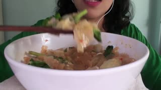 ASMR food SEBLAK (KERUPUK, MEATBALL, KWETIAW)