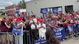 Dan Scavino Jr President Trump arrives at the BEAUTIFUL Manchester, New Hampshire!