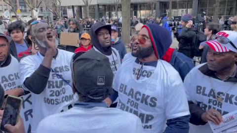 'Blacks for Trump' group chants outside Manhattan court today: 'We love Trump'