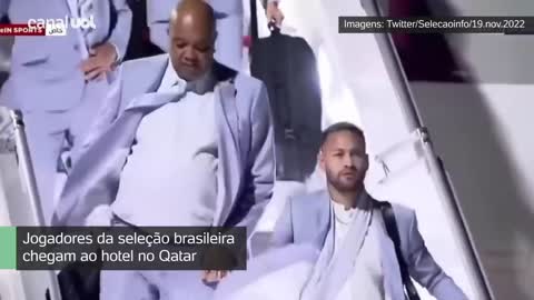 BRASIL NA COPA: Seleção chega no Qatar e é recebida com festa