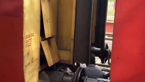 Train fail 😱😱