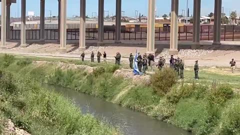 Venezuelans crossing illegally into the U.S. carrying MASSIVE Venezuelan Flag