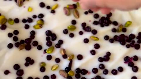 Frozen coconut 🥥 based/ vegan yogurt withblueberries and pistachio