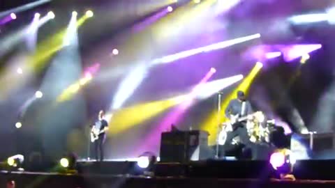 blink-182 First Date @ Arras Main Square Festival 2012 [Mark Hoppus Singing]