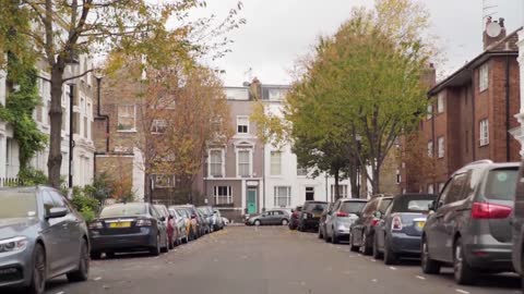 Inside Camille Charrière's London apartment _ Une Fille, Un Style _ Vogue Paris