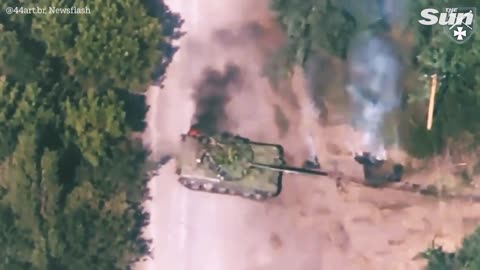 Ukrainian artillery DESTROYS a Russian tank hiding in a tree line