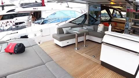 £2,050,000 Yacht Tour - Azimut S7