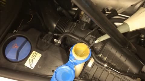 How to Top Up the Windscreen Washer Fluid in a Volkswagen Touareg