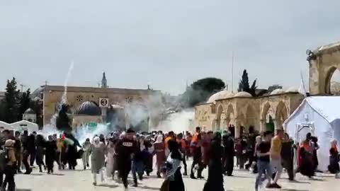Israel deploys drone and tear gas at Al-Aqsa mosque