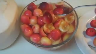 60 SECONDS TO RAW FOOD - CHERRIES BATHED IN NECTAR - July 11th 2011