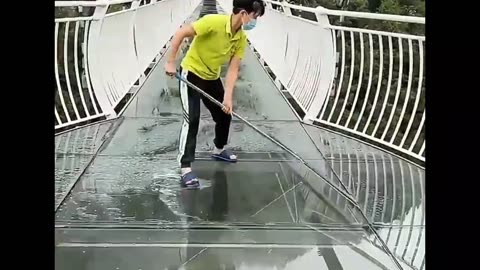 Sky Suspended Glass Bridge Mopping Process
