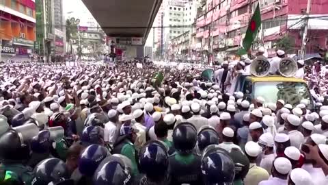 Massive protests in Bangladesh outside French embassy