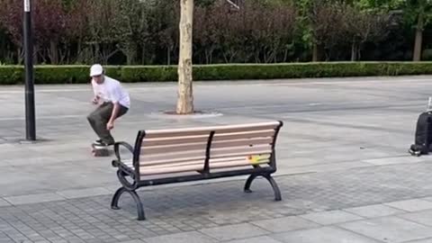 ADNANEYAGOUBI Warm up on the streets of Shanghai in summer 🥵