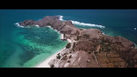 10 Amazing Places to Visit in Indonesia 🇮🇩 | Indonesian Travel Video