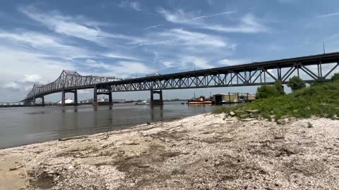 WALKING AROUND THE MISSISSIPPI RIVER BATON ROUGE LOUISIANA USA