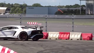 SUPERCARS ACCELERATING AND EPIC SOUND AT THE BRITISH MOTOR SHOW