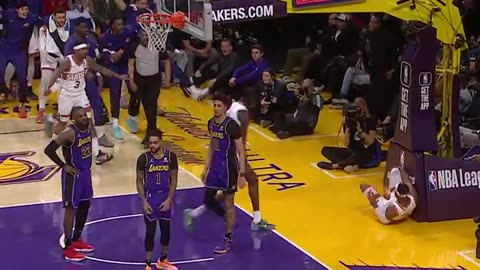 NBA - Josh Okogie drops the HAMMER 😱 Suns-Lakers