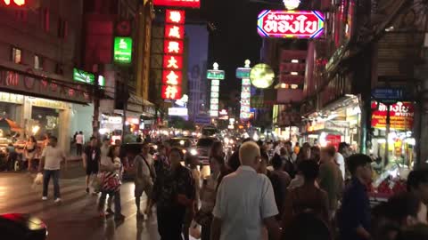 More walking on Yaowarat Road in Bangkok, Thailand’s Chinatown