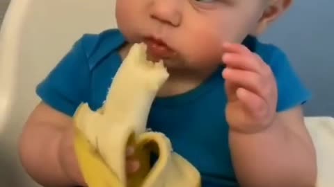 babycute baby eating banana 🍌....🤩