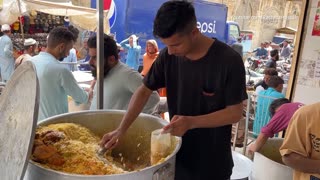 Famous Al Rehman Chicken Biryani - People are Crazy for Roadside Street Food Chicken Biryani