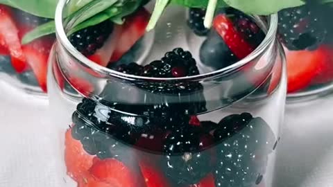 Little berry salads