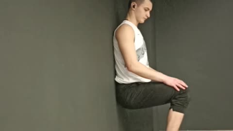Never Do Wall Sit Like This!
