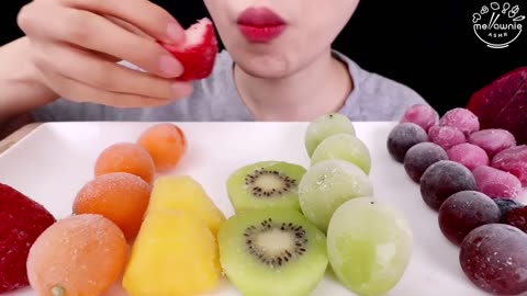 ASMR MUKBANG｜FROZEN FRUITS 얼린 과일 STRAWBERRY, PINEAPPLE, GRAPE, KIWI, ICE CREAM etc. EATING SOUNDS 먹방