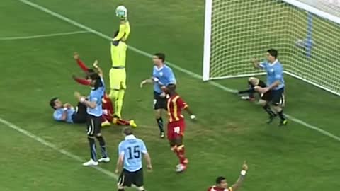 Football is a cruel game 💔 #Ghana #uruguay #Suarez #Gyan