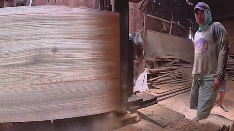 Very Fast Process of Splitting Old Teak Wood East Java Quality
