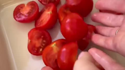 Roasted tomato & garlic ricotta pasta 🍅 Recipe on my