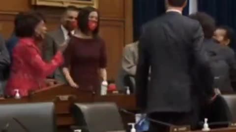 Maxine Waters blowing Sam Bankman-Fried a kiss