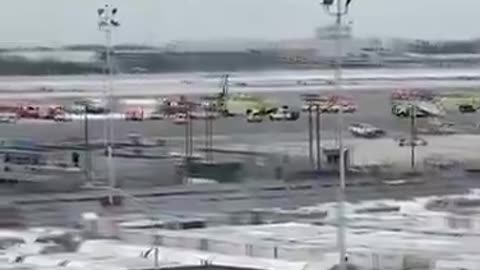 10,000 Gallons of Jet Fuel spills into JFK just now