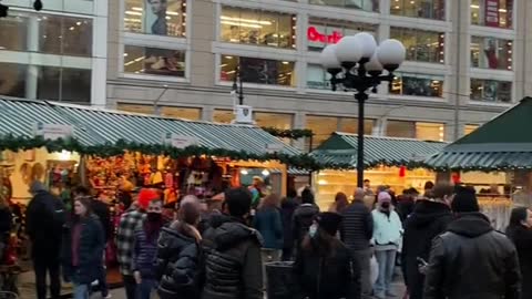 PSA: The 2022 Union Square Holiday Market opens one month from today