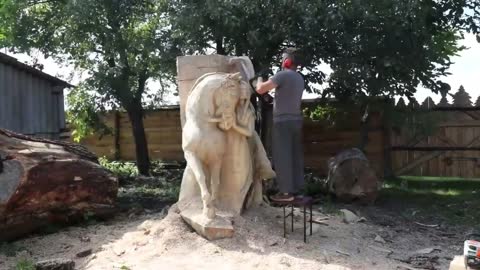 The chainsaw carving is amazing.