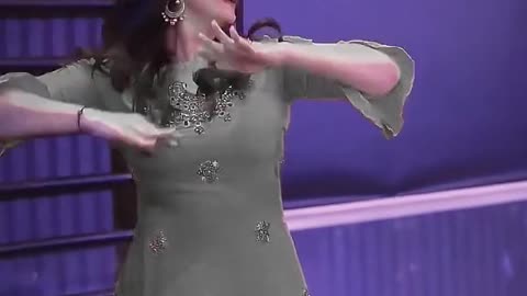 Zareen khan dance