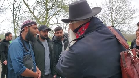 Speakers Corner - A Feisty Start To The Day In The Park - Then This Happens - ft Sheikh Yabooti