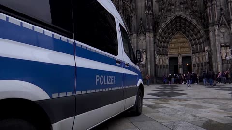 Security checks at Cologne cathedral amid attack threat