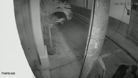 Ladrón roba cámara de seguridad en el Centro