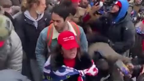 JUST IN: Video emerges showing TRUMP SUPPORTERS attempting to stop people from breaking