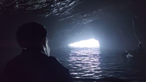Kayaking Santa Cruz Island caves