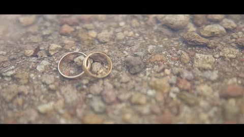 pure gold rings in water